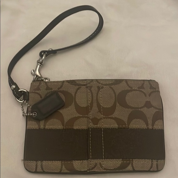 Coach wristlet - Picture 2 of 2